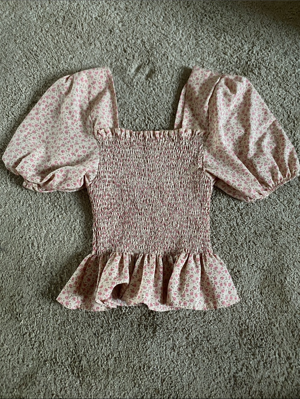 Smocked Puff Sleeve Floral Top in Light Pink